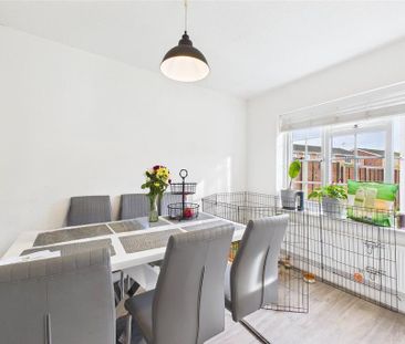 3 bedroom semi-detached house to rent - Photo 4