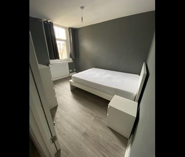Room in a Shared House, Datchet Road, SE6 - Photo 1