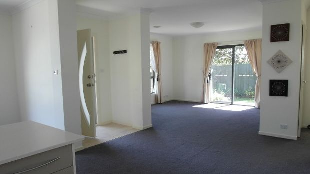 1/55 Erin Street, Queanbeyan NSW 2620 - Townhouse For Rent | Domain - Photo 1