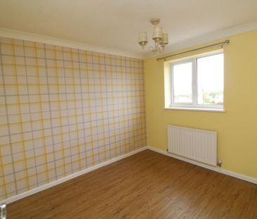 3 bedroom end of terrace house to rent - Photo 4