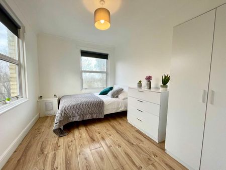 The Vale Front Left Room - Photo 4