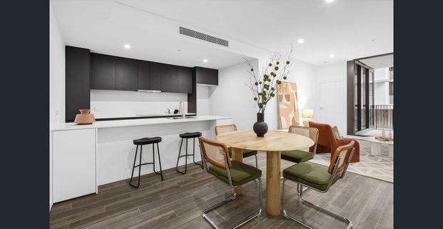 NEAR NEW TWO BEDROOM APARTMENT, CLOSE TO TRAIN STATION. AVAILABLE NOW! - Photo 1