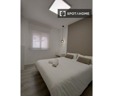 3 bedroom luxury Flat for rent in Seville, Spain - Photo 5