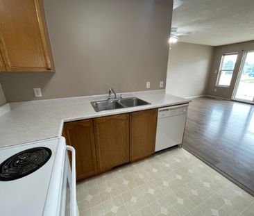 Gorgeous 2-Bedroom Ground Floor Condo in Stony Plain - Photo 1