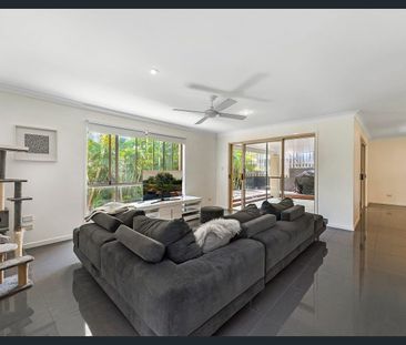 Spacious Double-Level Family Home in Varsity Lakes - Photo 6