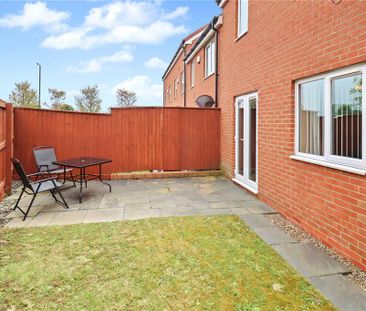 3 bedroom end of terrace house to rent - Photo 2