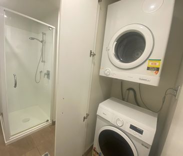 Soho Central Living! - Photo 1