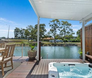 Luxurious Waterfront Duplex With Spa, Sauna & Private Ramp - Photo 2