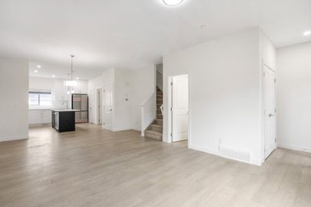 Beaumont Unfurnished townhouse Rental in Ruisseau - Newly built 3 bed townhouse in a beautifully peaceful Beaumont community - Photo 3