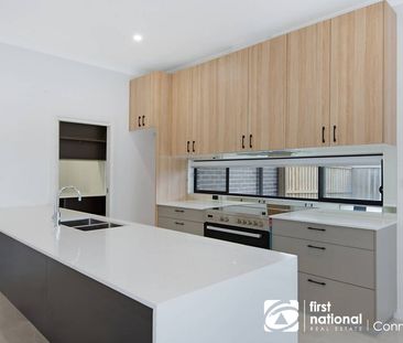 Modern Family Home - Photo 3