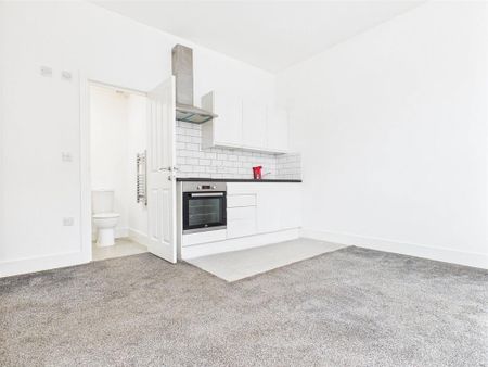 Property to rent - Photo 3