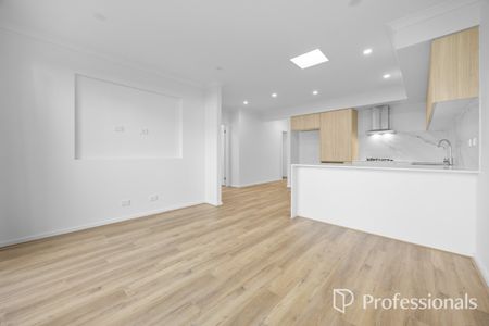 Stylish, Brand-New Family Living in Clyde North - Photo 3
