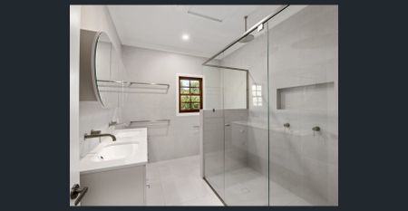 Beautifully Spacious Classic Queenslander | Garden Maintenance Included | Within the Brisbane State High Catchment - Photo 2