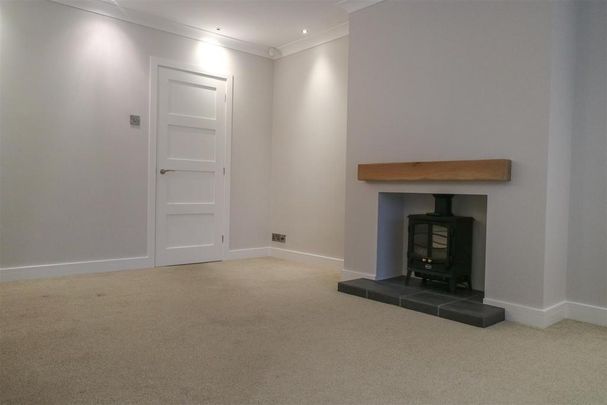 3 bedroom semi-detached house to rent - Photo 1