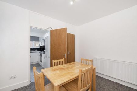 House share to rent - Photo 2