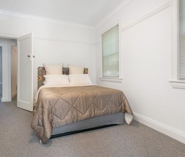 Sunlit Two Bedroom Apartment With Separate Study In The Heart Of Do... - Photo 5