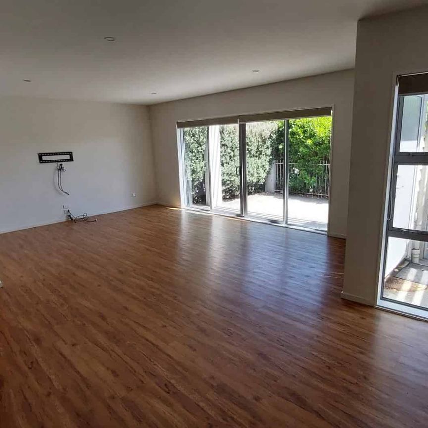 Fantastic location in Wigram! - Photo 1