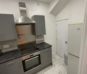 2 Bed Terraced House, Garnet Terrace, LS11 - Photo 4