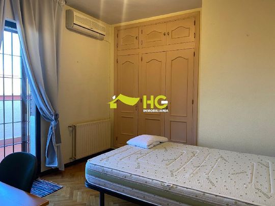 Piso de alquiler en Centro - Photo 1