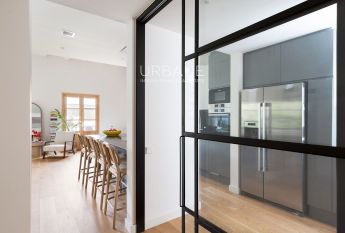 Espectacular Ático Dúplex de Lujo con Terraza Privada en el Corazón de Barcelona