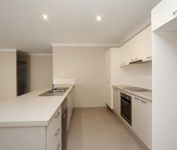 Stunning Family Home - Photo 4