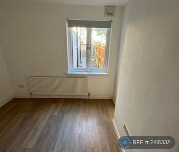 2 bedroom maisonette to rent - Photo 4