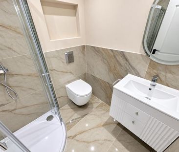 4 bedroom semi-detached house to rent - Photo 5