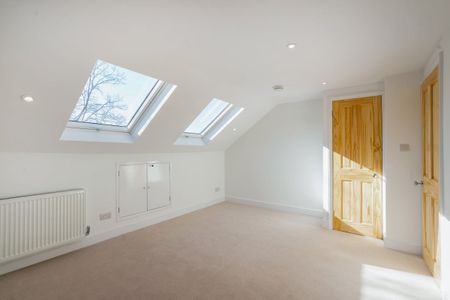4 bedroom terraced house to rent - Photo 3