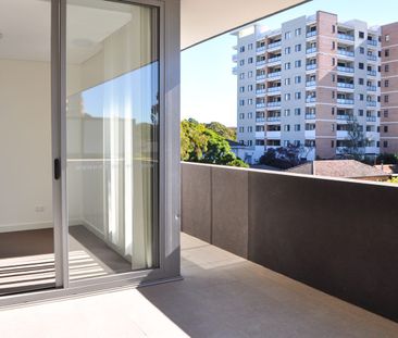 Spacious 2 bedroom North Facing Apartment - Photo 1