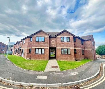 Parkstone, BH12 - Photo 3