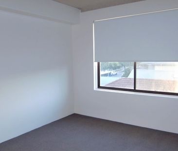 Bright and Sunny Two-Bedroom Unit – Freshwater - Photo 5