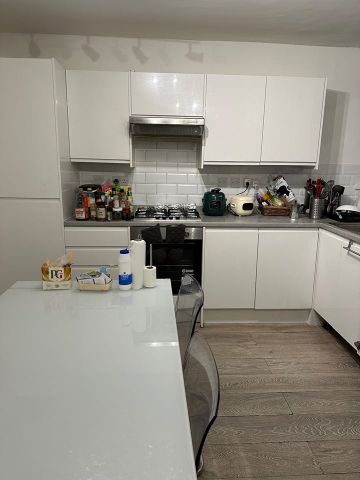 Room in a Shared Flat, Exford Court, SW11 - Photo 3