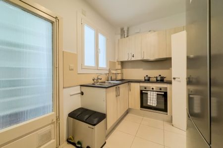 Cozy interior room next to Sants train station - Photo 2