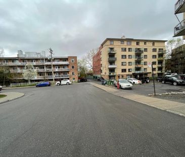 À louer 1275$ – 3 ½ au 2715 Place Darlington, Côte-des-Neiges - Photo 3