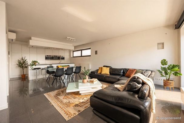 Ruim en strak appartement met 2 slaapkamers en zuidgericht terras. - Photo 1
