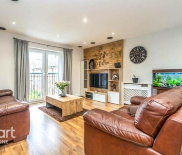 2 bedroom coach house to rent - Photo 1