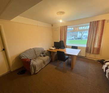 Flat to rent on - Photo 6