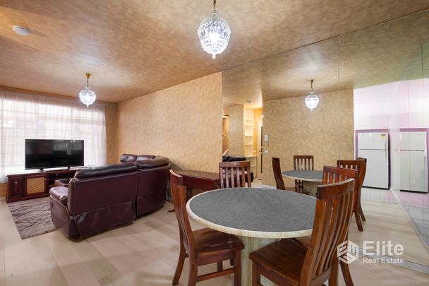 Furnished 2 Bedroom Unit in City - Photo 1