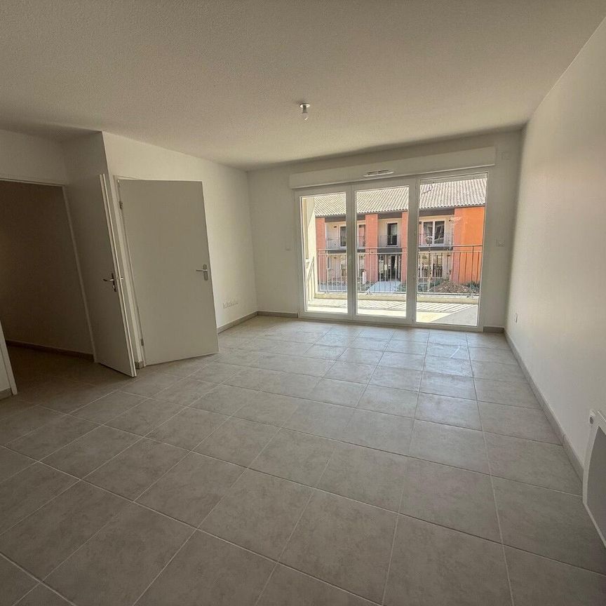 location Appartement T2 DE 46.9m² À CASTELGINEST - Photo 1