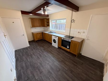 3 bedroom terraced house to rent - Photo 2