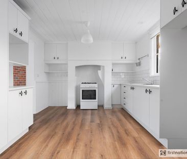 Charming Central Cottage – Walk to the CBD - Photo 4