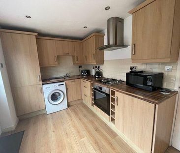 2 bedroom semi-detached house to rent - Photo 6