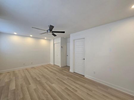 298 8e Avenue - Photo 2