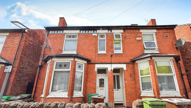 1 bedroom room to rent Teversal Avenue, NG7 - Photo 1
