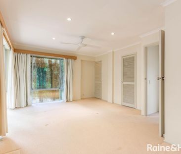 Unique home close to Flinders Uni - Photo 4