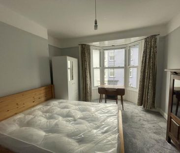 6 bedroom house to rent - Photo 3