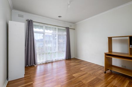 Two Living Areas - Photo 5