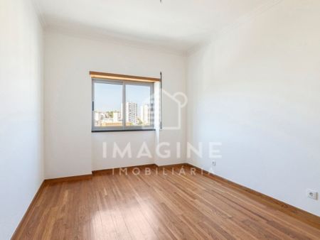 4 room luxury Flat for rent in Setúbal, Distrito de Setúbal - Photo 5