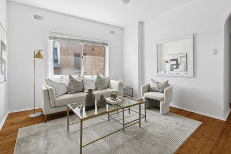 Bright north-facing apartment in exclusive village setting - Photo 3
