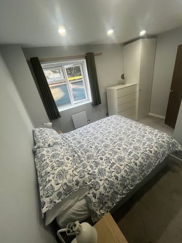 2 Bed Flat, Denmark Avenue, SW19 - Photo 4